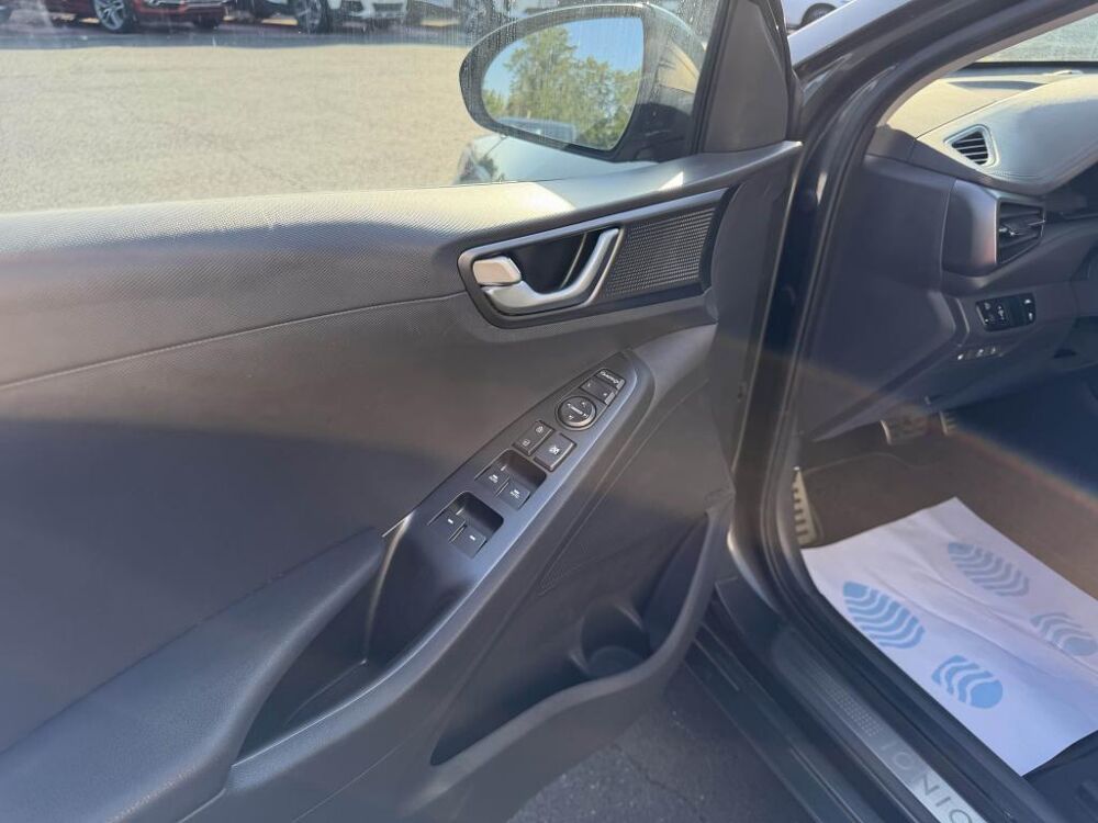 Ioniq Plug-in Cr&eacute;ative gps + clim + camera AR 2022 occasion 19100 Brive-la-Gaillarde