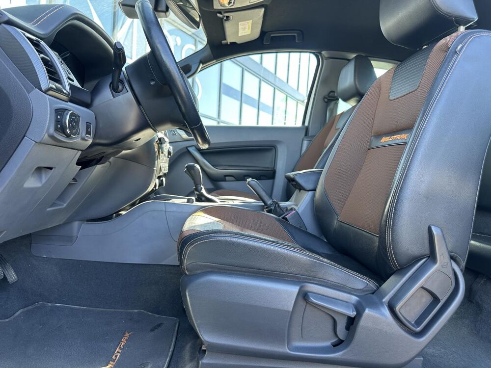 Ranger 3.2 TDCi 200 - BVA SUPER CABINE Wildtrak PHASE 2 - Garantie 2018 occasion 33450 Montussan