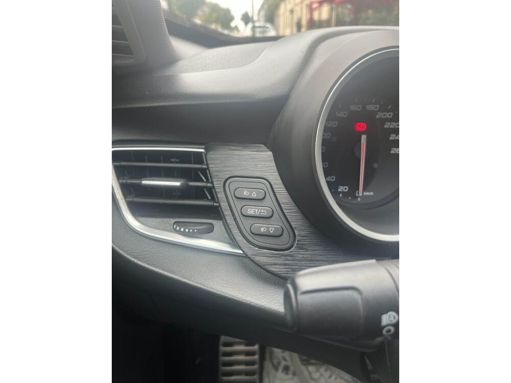 Giulietta 1.4 TB MultiAir - 150 ch - kit de distribution et accessoir 2018 occasion 78760 Jouars-Pontchartrain