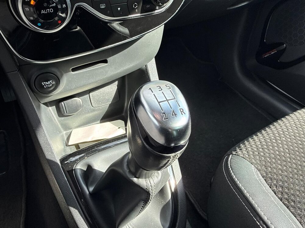 Clio IV 0.9 Energy TCe 90 Intens, 10990? ou 233,48? par mois pend 2016 occasion 31660 Bessi&egrave;res