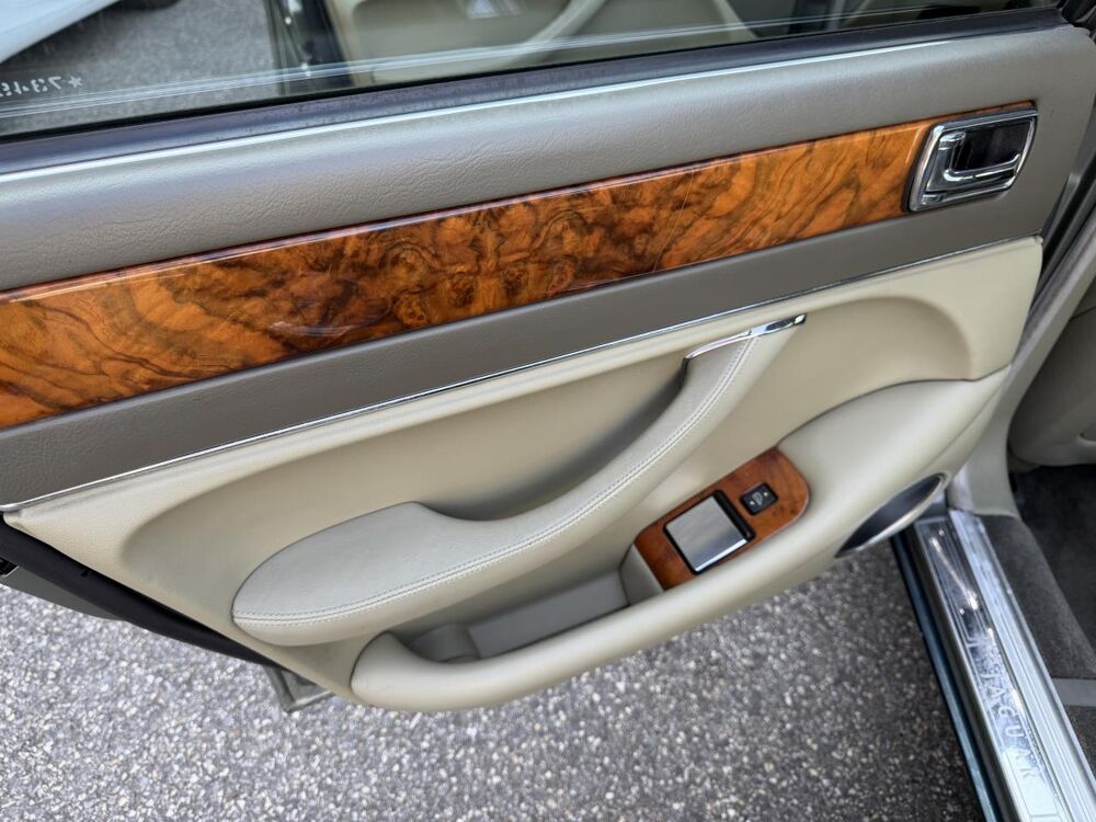 XJ 3.2i 1995 occasion 38330 Montbonnot-Saint-Martin