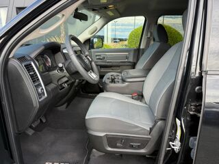 RAM 1500 CREW SLT CLASSIC BLACK PACKAGE 2022 occasion 91830 Le Coudray-Montceaux