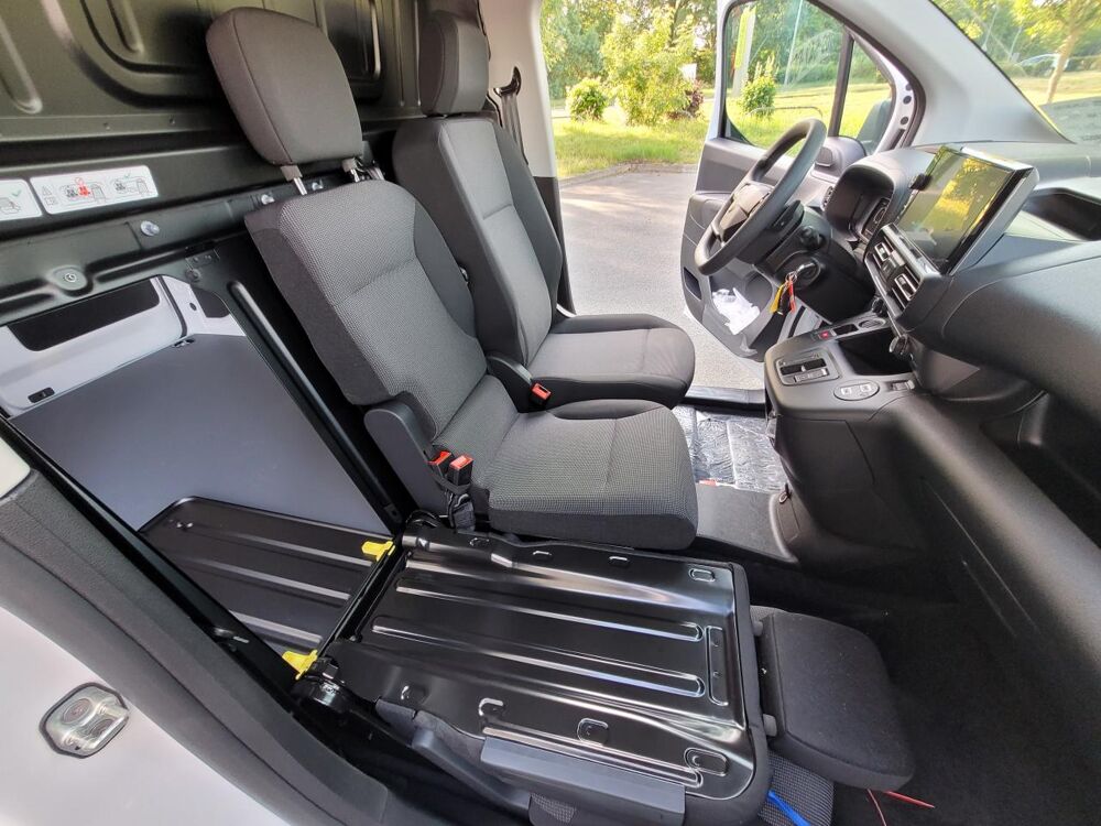 Berlingo Fgtte M 650kg BlueHDi 130 EAT8 3pl  CarPlay  Moduwork  Pl 2026 occasion 34190 Ganges