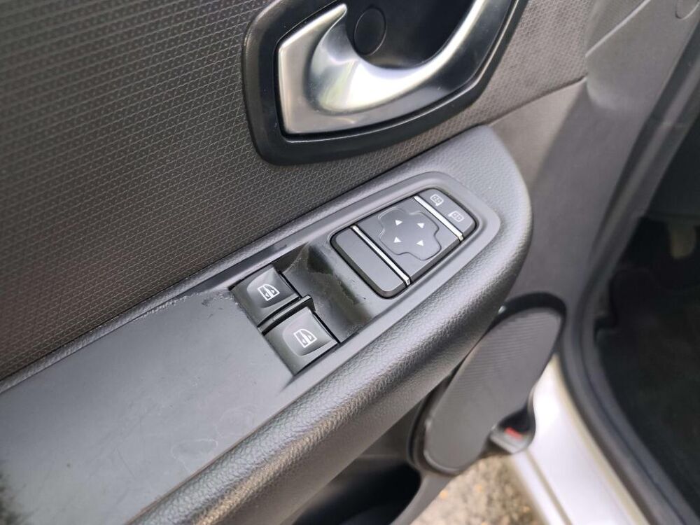 Clio 0.9 TCe - 90 IV BERLINE Zen PHASE 2 2018 occasion 77185 Lognes