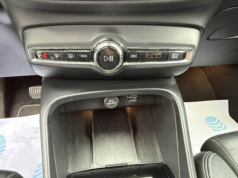 XC40 D3 AdBlue - 150 - BVA Geartronic Inscription GPS + TOIT OUV 2019 occasion 19100 Brive-la-Gaillarde
