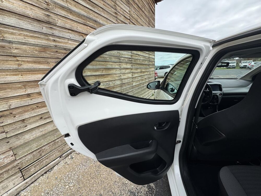 Aygo 1.0 VVT-i II 2014 x-play PHASE 2 2019 occasion 19100 Brive-la-Gaillarde