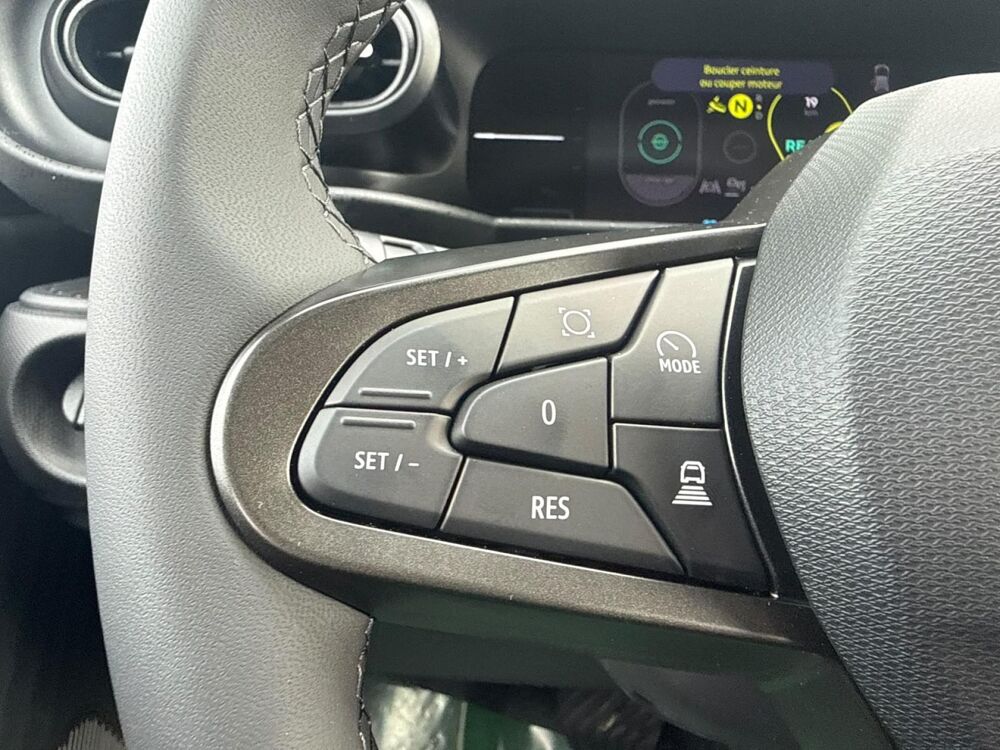 Twingo E-Tech Autonomie Urbaine 80 Techno a partir de 140 euros / m 2026 occasion 31660 Bessi&egrave;res