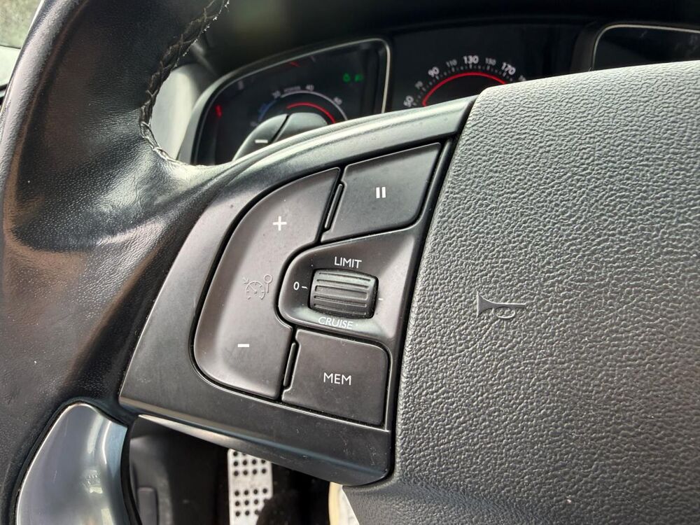 DS5 2.0 E-HDI HYBRID4 200H 165 FULL-HYBRID HYBRID SPORT CHIC 4X4 2012 occasion 42170 Saint-Just-Saint-Rambert