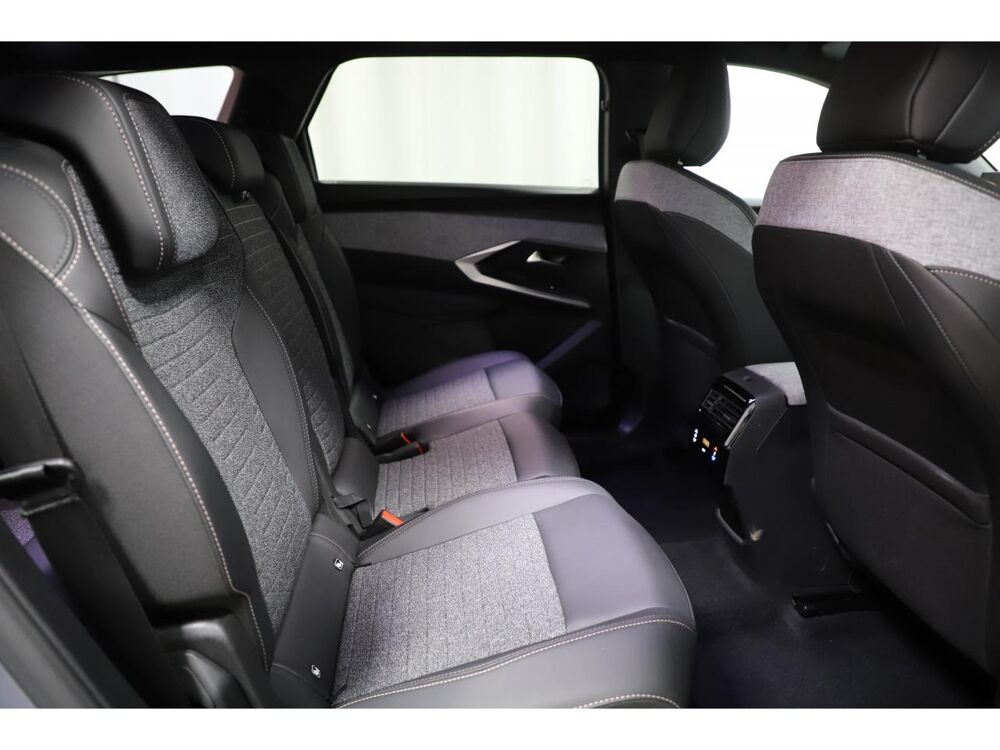 5008 Allure 1.2 Hybrid 145 e-DCS6 7 Places 2025 occasion 06550 La Roquette-sur-Siagne