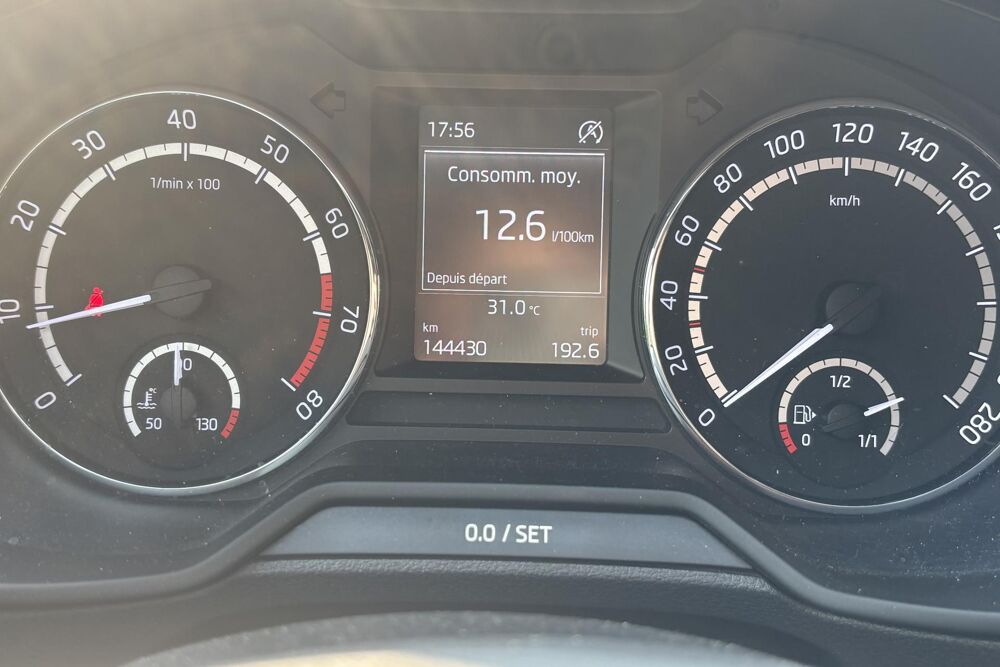 Octavia Skoda RS 2.0 TSI 220 DSG - Sieges RS & Sieges chauffants 2014 occasion 78760 Jouars-Pontchartrain