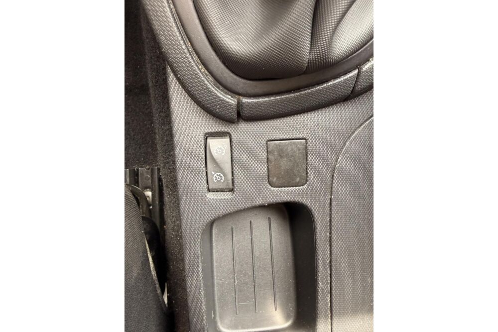 Clio 1.2 GPL - 75 BERLINE Zen - BLEUTOOTH - CLIMATISATION 2013 occasion 78760 Jouars-Pontchartrain