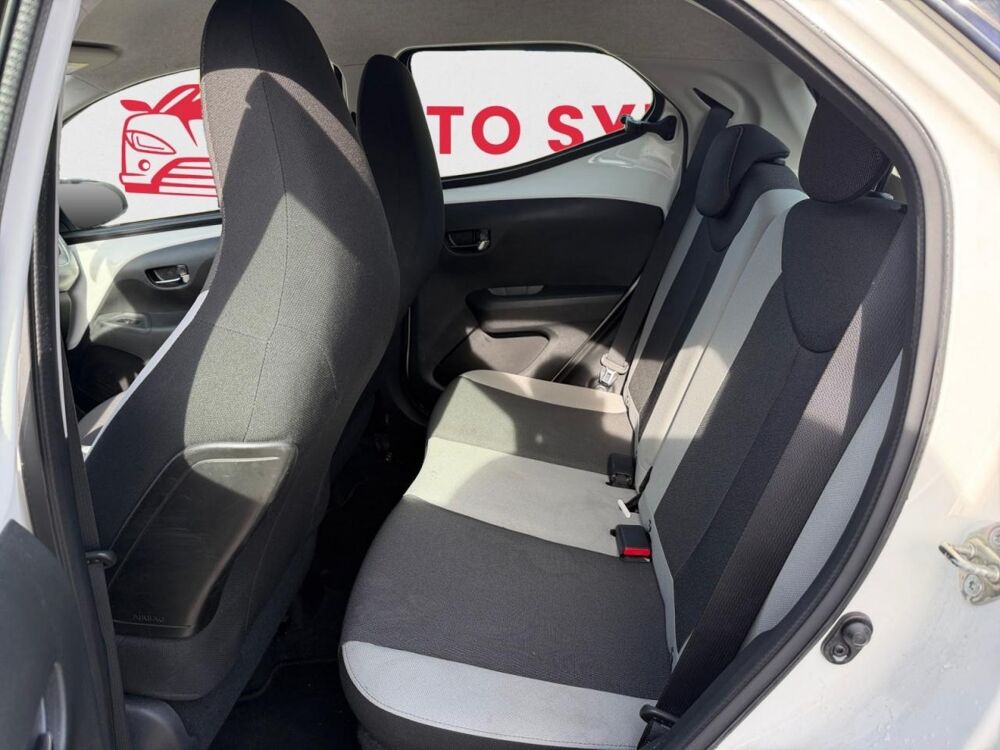 Aygo 1.0 VVT-i II 2017 x-play PHASE 1 2017 occasion 13400 Aubagne
