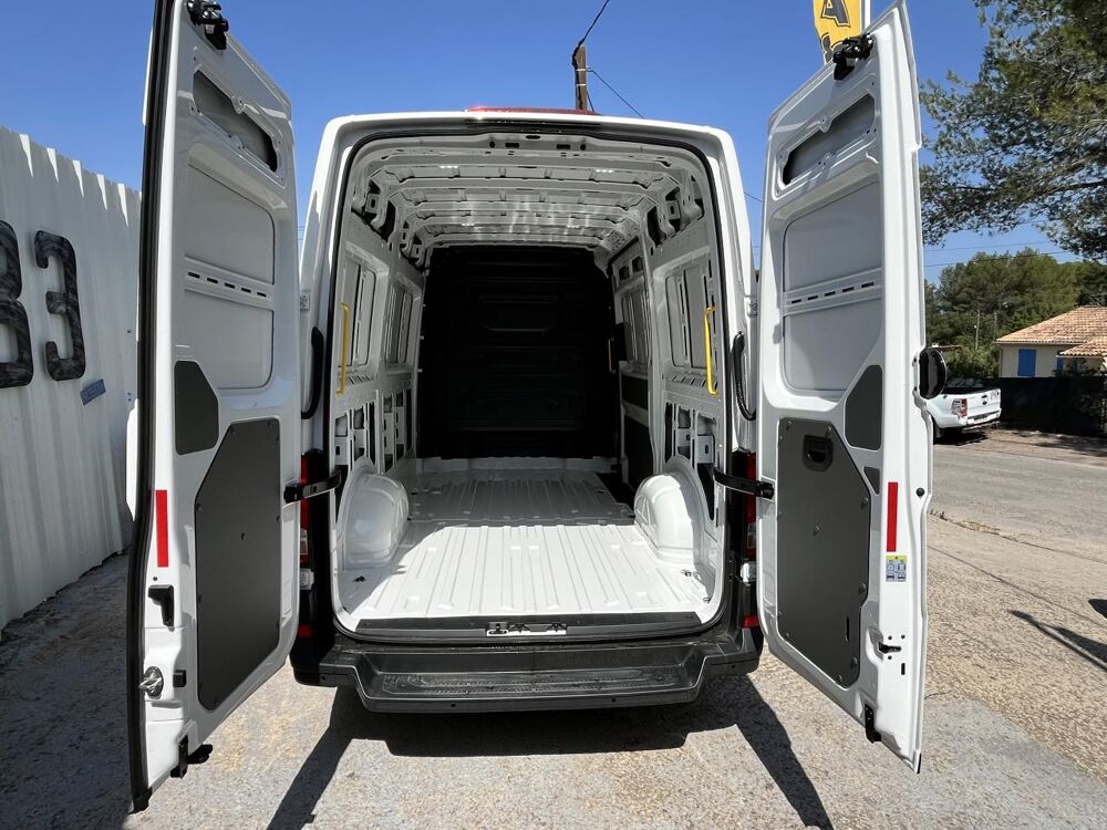 Crafter 30 L3H3 2.0 TDI - 140 2017 FOURGON Van 30 L3H3 Business 2024 occasion 83490 Le Muy