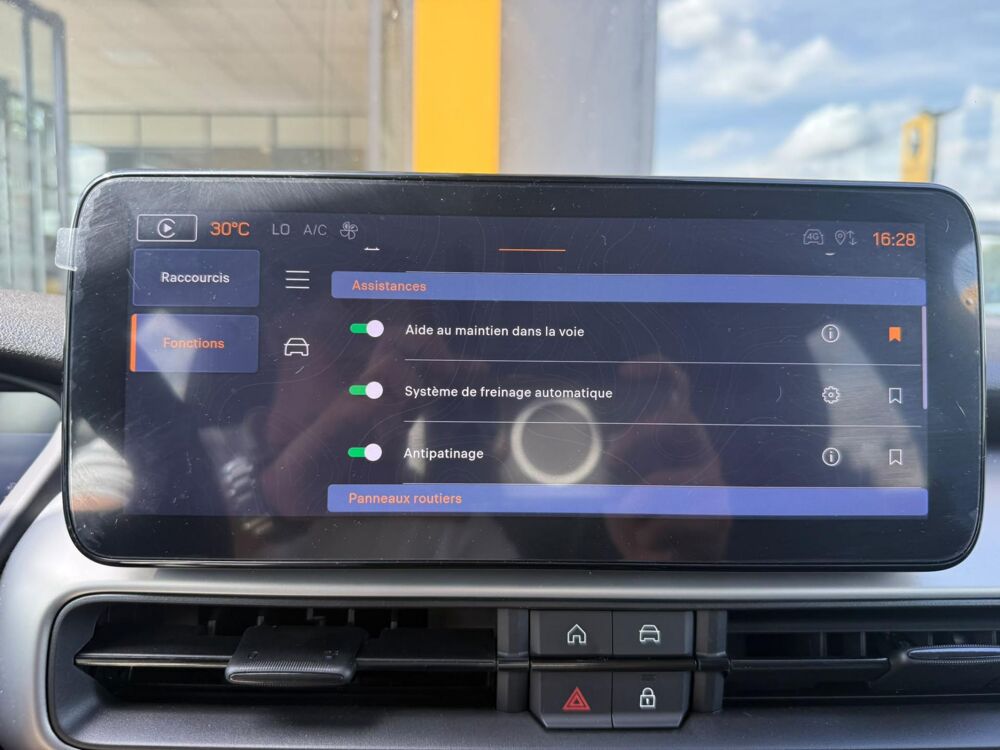 Avenger 1.2 Turbo T3 100 BVR e-Hybrid Summit, Son JBL, Cam&eacute;ra 360, 2024 occasion 31660 Bessi&egrave;res