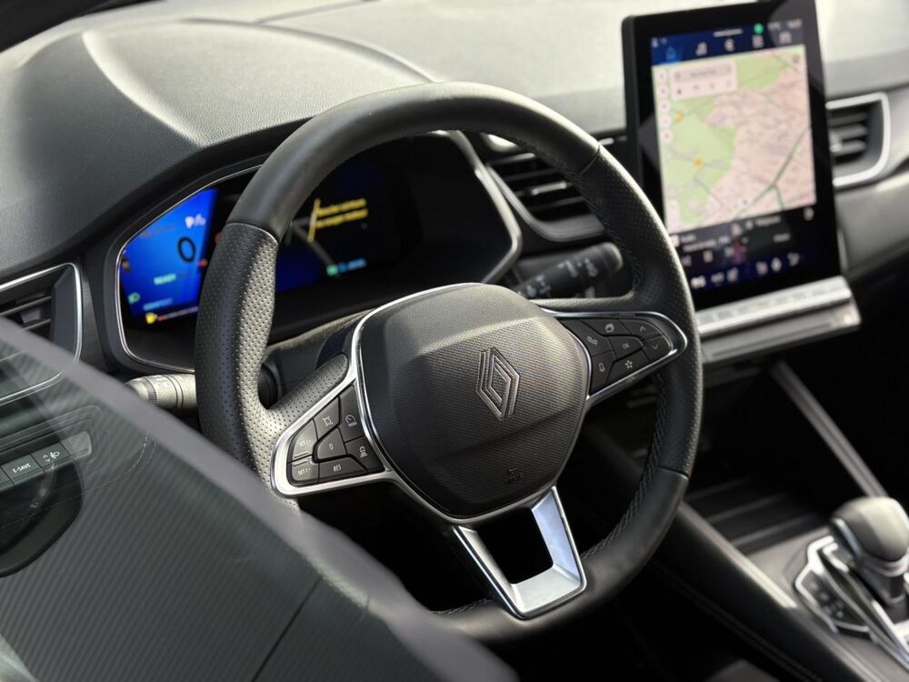 Symbioz E-Tech Full Hybrid 145 Iconic avec Cam&eacute;ra 360&deg;, et Hayon mai 2025 occasion 35300 Foug&egrave;res