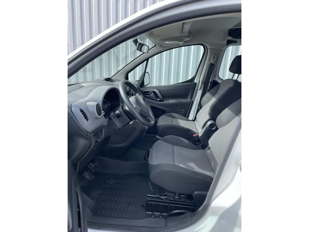 Partner 1.6 BlueHDi / 100 Ch / Cabine approfondie / 5 places / 23 00 2018 occasion 50640 Le Teilleul