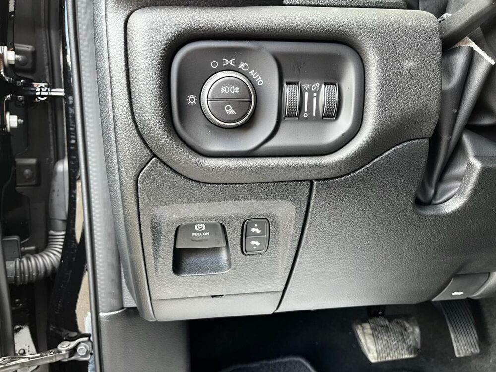 RAM 1500 CREW LAIE SPORT AIR 2024 occasion 91830 Le Coudray-Montceaux