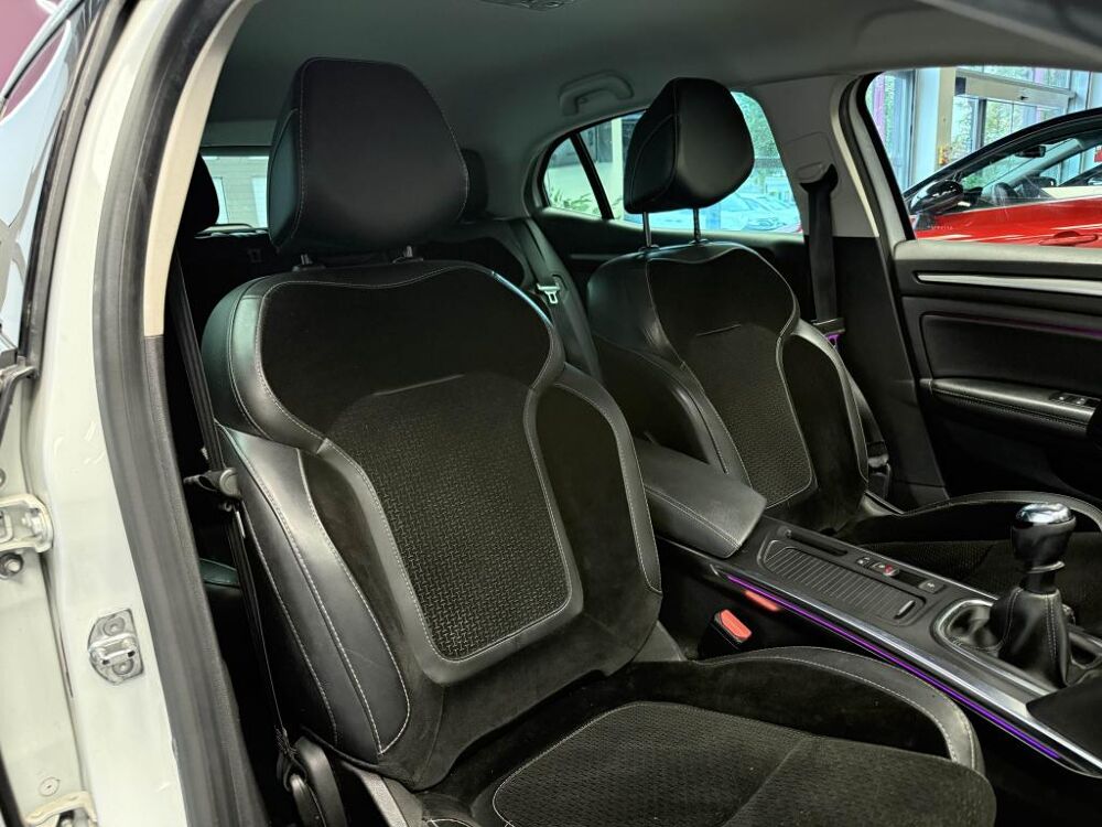 M&eacute;gane 4 1.6 dCi 130 Intens - Suivi Renault - Camera - affichage te 2017 occasion 60740 Saint-Maximin