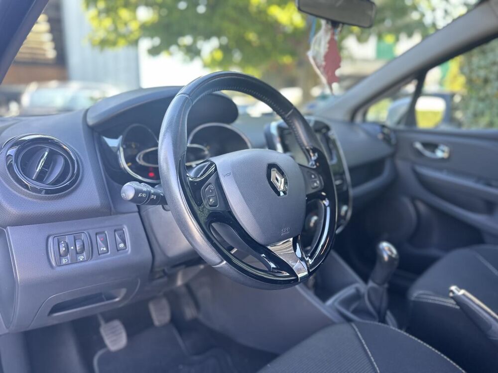 Clio 1.5 dCi 90CH ZEN - COURROIE NEUVE - BLUETOOTH - NAV 2015 occasion 13760 Saint-Cannat