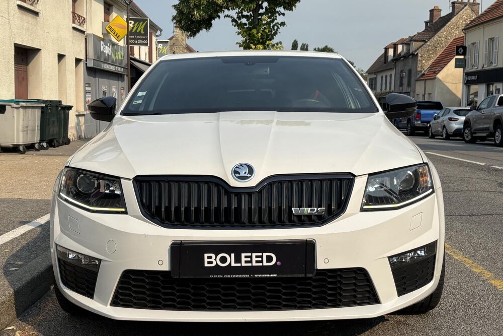 Octavia Skoda RS 2.0 TSI 220 DSG - Sieges RS & Sieges chauffants 2014 occasion 78760 Jouars-Pontchartrain