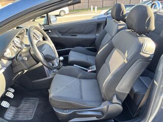 207 CC 1.6i 16V - 120 CC COUPE CABRIOLET Sport PHASE 1 2007 occasion 83490 Le Muy