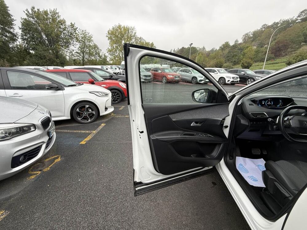 3008 Hybrid - 225 - BV e-EAT8 Allure Pack GPS + CAMERA AR + CARPL 2022 occasion 19100 Brive-la-Gaillarde