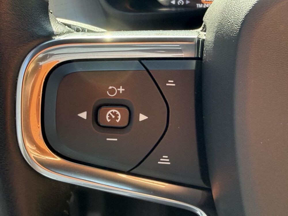 XC40 D4 AWD AdBlue - 190 - BVA Geartronic Momentum 2018 occasion 35780 La Richardais