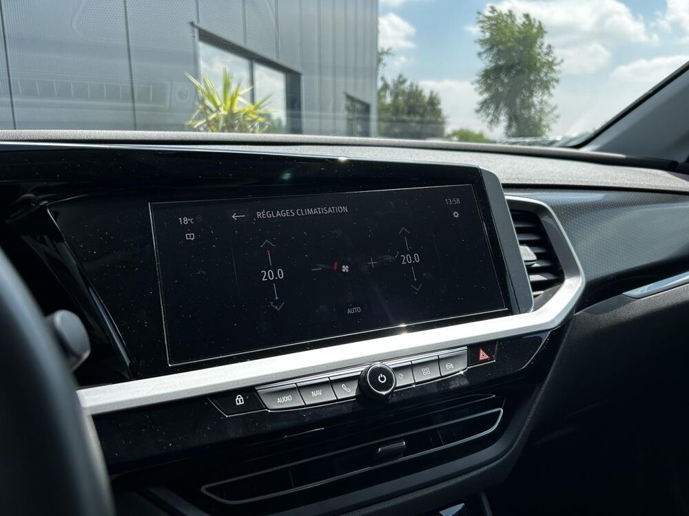 Grandland 1.6 Hybrid 225 Ultimate Auto avec Cam&eacute;ra 360&deg;, Si&egrave;ges &eacute;lectr 2022 occasion 35300 Foug&egrave;res