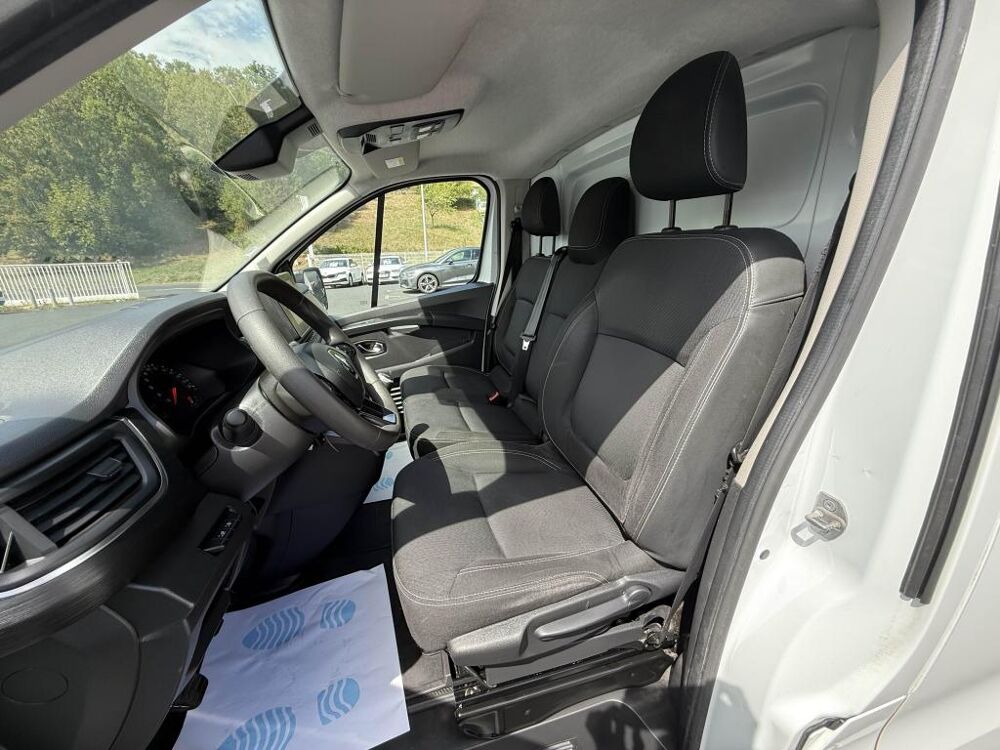 Trafic L1H1 2800 Kg 2.0 Blue dCi - 130 Fourgon Grand Confort TVA RE 2022 occasion 19100 Brive-la-Gaillarde