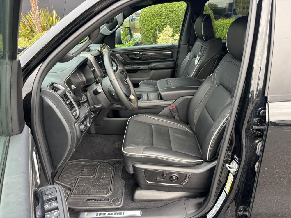 RAM 1500 CREW LIMITED NIGHT EDITION BOX HAYON MULTI 2025 occasion 91830 Le Coudray-Montceaux