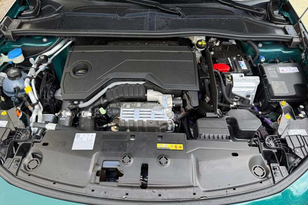 308 1.2 HYBRID 145 GT EXCLUSIVE E-DCS6 2026 occasion 38550 Clonas-sur-Var&egrave;ze