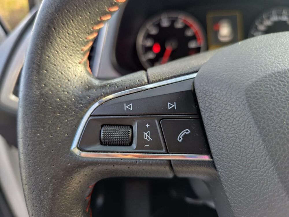 Leon 1.4 TSI 150 FR START-STOP / TOIT OUVRANT / RADARS AV ARR 2014 occasion 42170 Saint-Just-Saint-Rambert