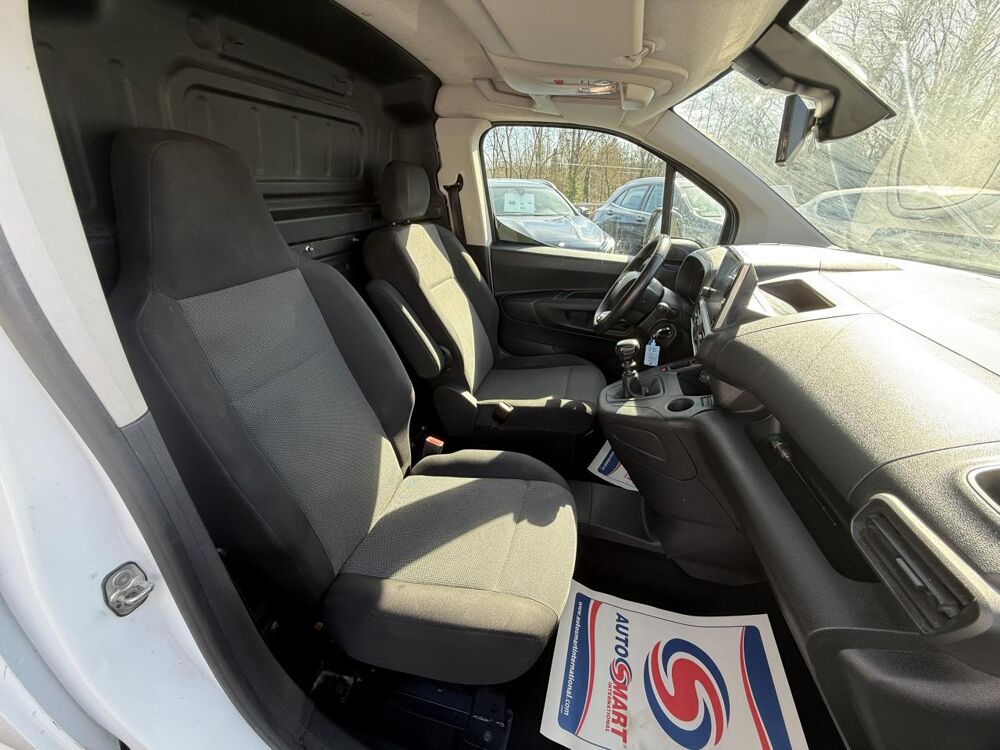 Berlingo 1.5 BlueHDI - 100 Fourgon M Driver 650 kg TVA RECUPERABLE + 2022 occasion 19100 Brive-la-Gaillarde