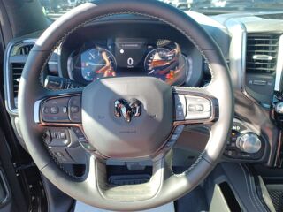 RAM 1500 CREW LIMITED NIGHT EDITION BOX HAYON MULTI V8 5,7L 2026 occasion 91830 Le Coudray-Montceaux