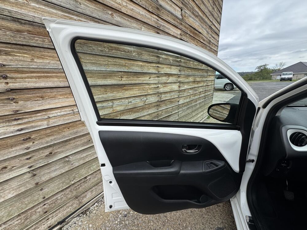Aygo 1.0 VVT-i II 2014 x-play PHASE 2 2019 occasion 19100 Brive-la-Gaillarde