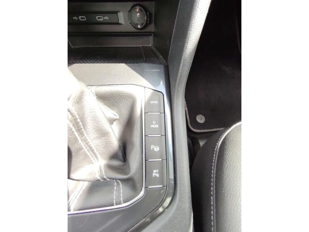 Tiguan R-LINE EXCLUSIVE EHYBRID 245ch DSG6 RECHARGEABLE 2021 occasion 44700 Orvault