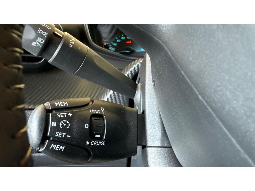 2008 E 136 - 2019 Style / CARPLAY / CAMERA 360 /SUIVI PEUGEOT 2023 occasion 17600 Saujon