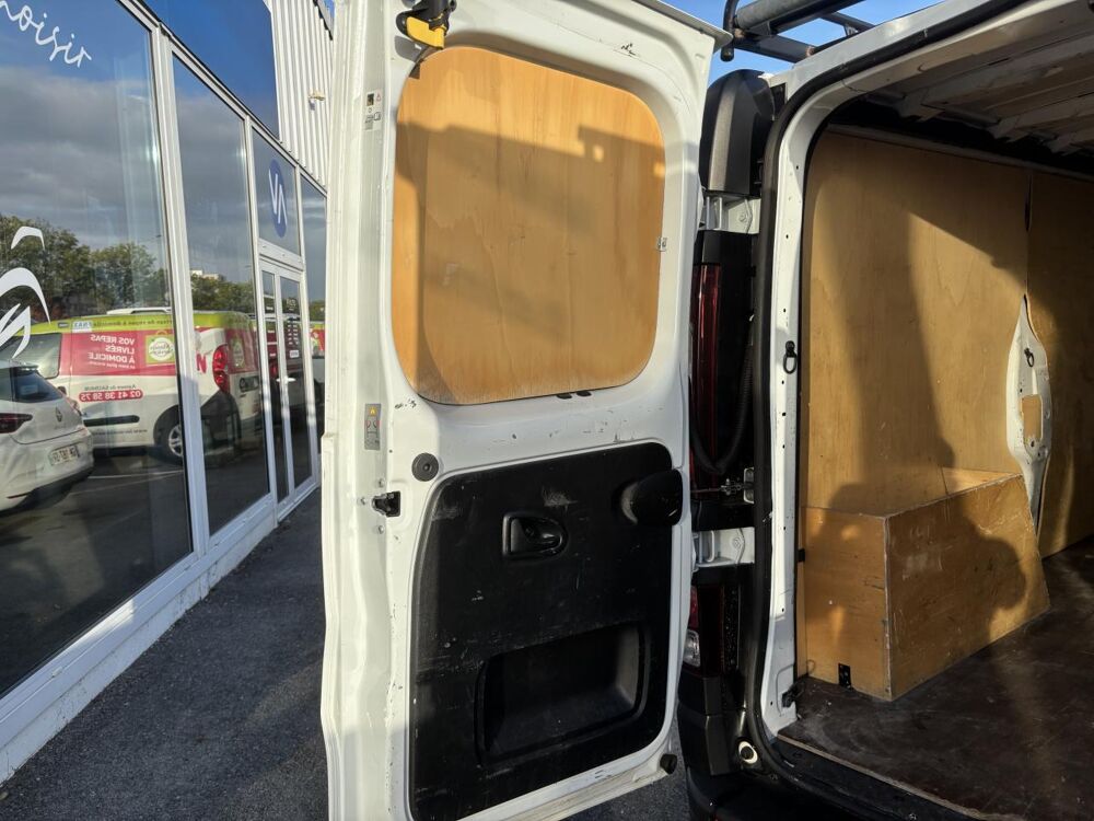 Trafic L2H1 1300 Kg 1.6 dCi 125 Grand Confort CARPLAY GALLERIE 2018 occasion 49070 Beaucouz&eacute;