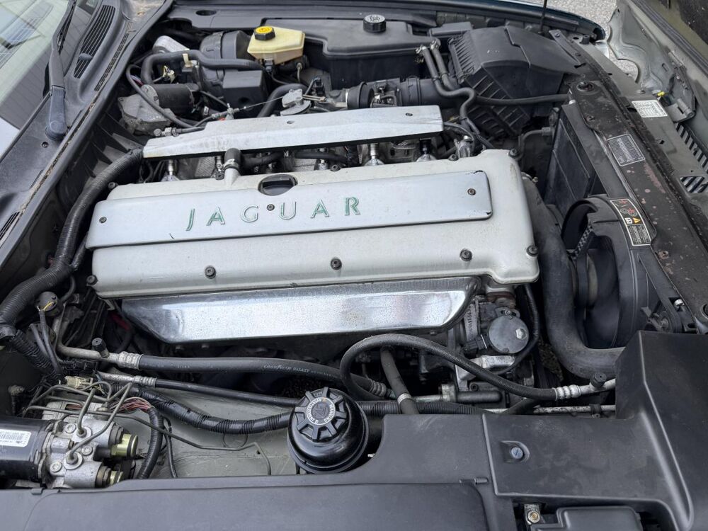 XJ 3.2i 1995 occasion 38330 Montbonnot-Saint-Martin