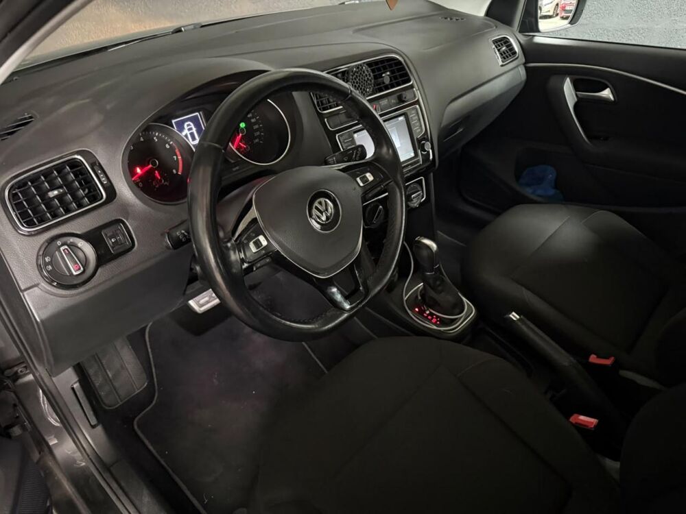 Polo 1.2 TSI BlueMotion 90 CH BV DSG 7 V 6R FINITION Confortline 2017 occasion 33700 M&eacute;rignac