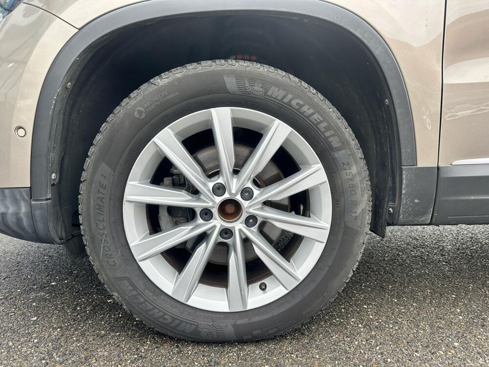 Tiguan 2.0 16V TDI BlueMotion - 140 -DSG7 Carat 4Motion PHASE 2- S 2014 occasion 33450 Montussan