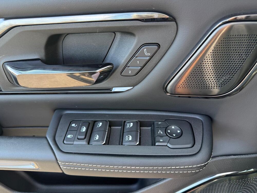 RAM 1500 CREW LIMITED NIGHT EDITION HAYON MULTI V8 5,7L 2026 occasion 91830 Le Coudray-Montceaux