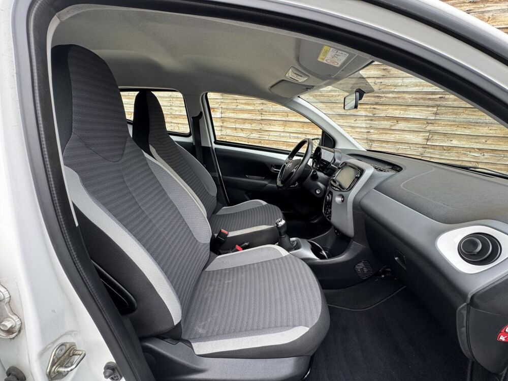 Aygo 1.0 VVT-i II 2014 x-play PHASE 2 2019 occasion 19100 Brive-la-Gaillarde