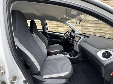 Aygo 1.0 VVT-i II 2014 x-play PHASE 2 2019 occasion 19100 Brive-la-Gaillarde