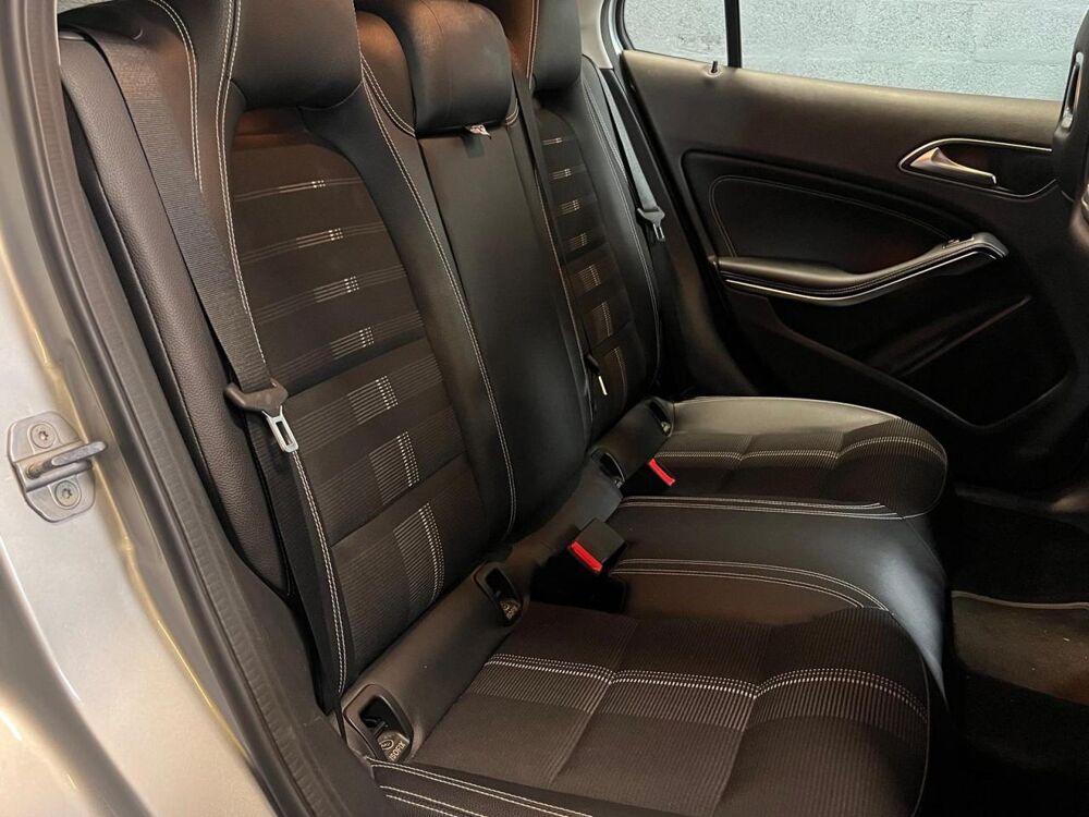 Classe GLA 200D BV 7G-DCT BM X156 FINITION INTUITION - GARANTIE 6 MOIS 2018 occasion 33700 M&eacute;rignac