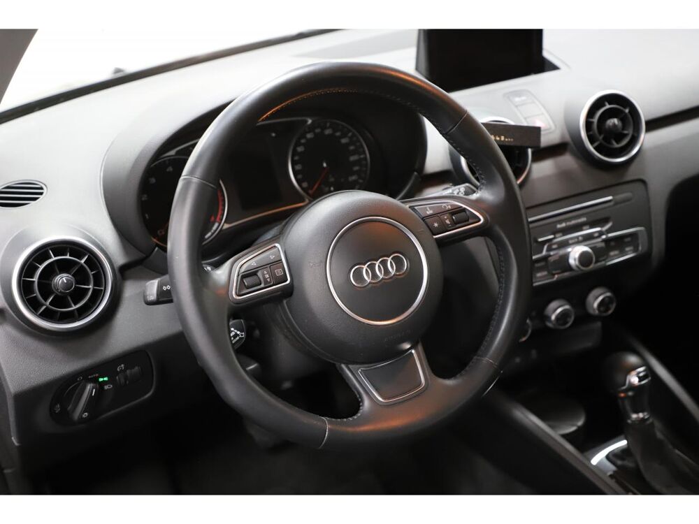 A1 1.0 TFSI ultra 95 Ambition - S-Tronic 2018 occasion 06550 La Roquette-sur-Siagne