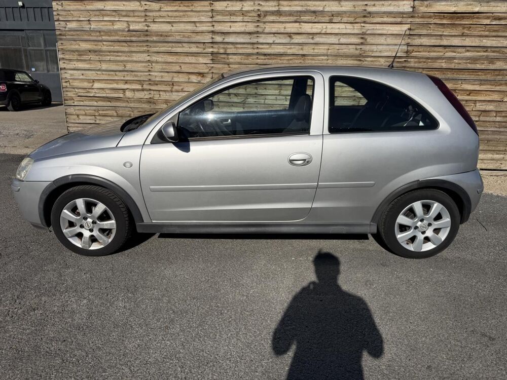 Corsa 1.2i Twinport Enjoy 2006 occasion 19100 Brive-la-Gaillarde