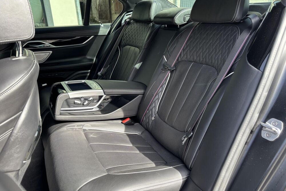 S&eacute;rie 7 730d M Sport xDrive Individual Black Fire - Rare & Sur&eacute;quip&eacute; 2019 occasion 78760 Jouars-Pontchartrain