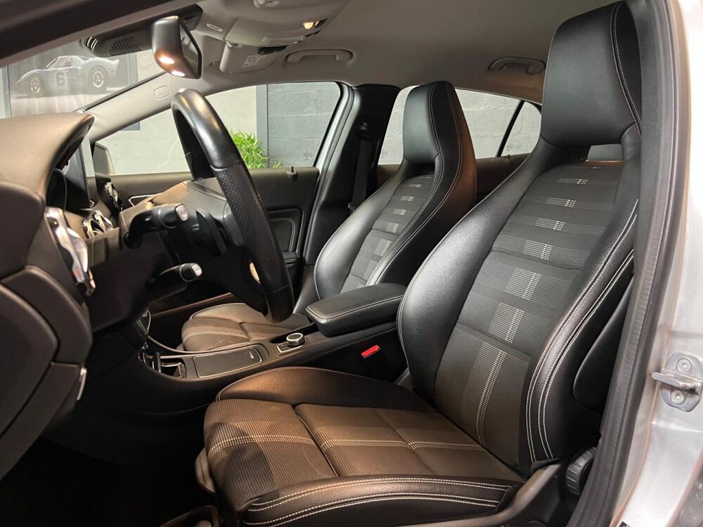 Classe GLA 200D BV 7G-DCT BM X156 FINITION INTUITION - GARANTIE 6 MOIS 2018 occasion 33700 M&eacute;rignac