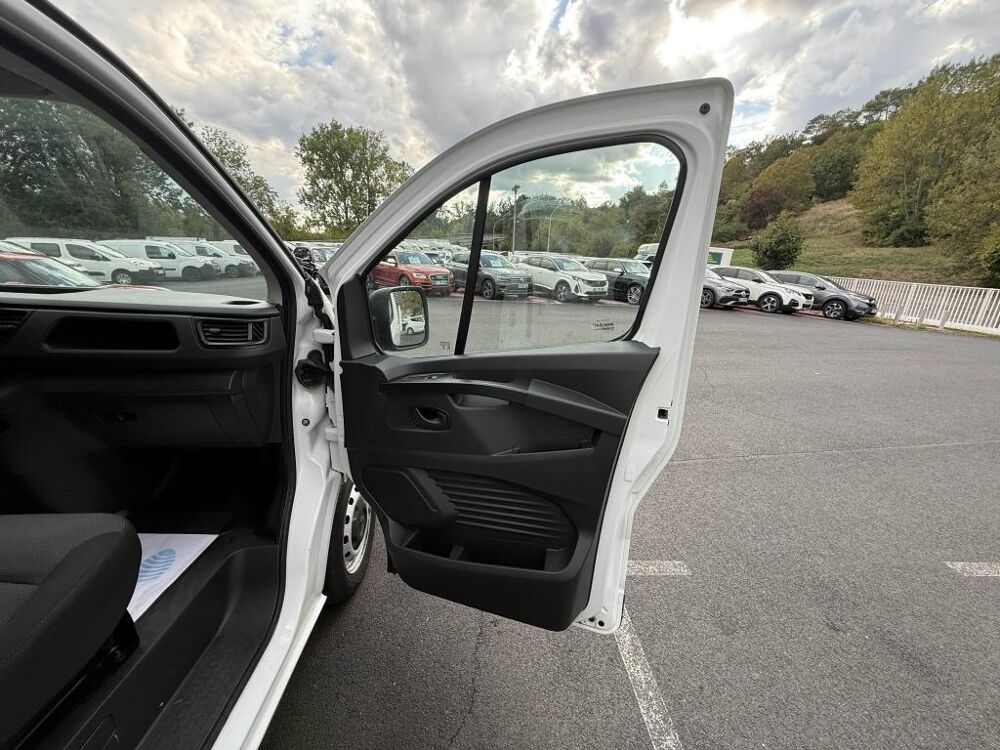 Trafic L1H1 2800 Kg 2.0 Blue dCi - 130 Fourgon Confort TVA RECUPERA 2022 occasion 19100 Brive-la-Gaillarde